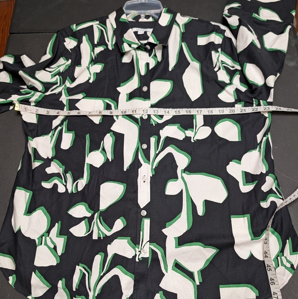 Chico's Non Iron Black and Green Floral Abstract Button Down 3/4 Sleeve Top 16 - Picture 6 of 11